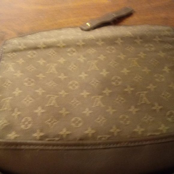Louis Vuitton Baguette - Picture 8 of 10